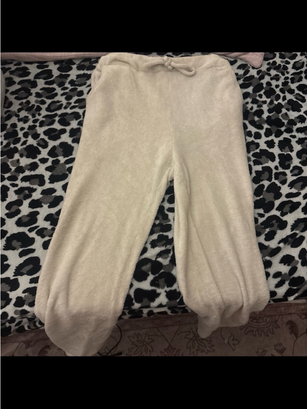 Charlotte Russe Cream Plush Lounge Pants